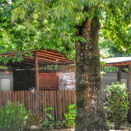 International Glamping Di Bracciano キャンプ場 3*