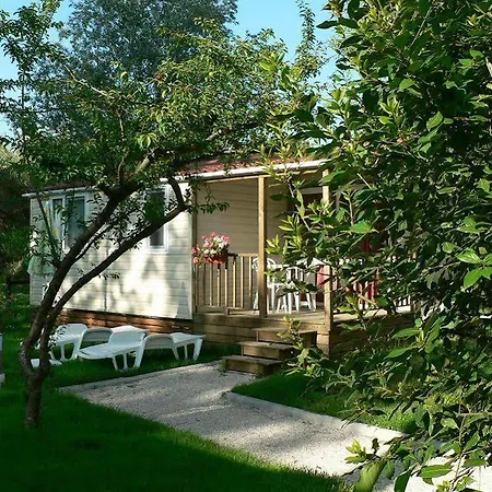 International Glamping Di Bracciano Campeggio